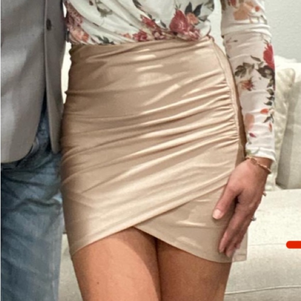 BLVD form fitting skirt